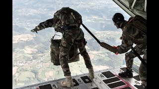 Embarqué  Commandos parachutistes [upl. by Pelpel]