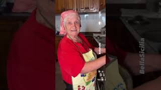 Biancomangiare la ricetta originale siciliana con nonna Rosina A fine video canzone e emozioni [upl. by Tobye]