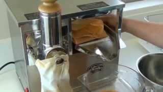 Norwalk Juicer demonstration [upl. by Nire51]