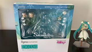 EX024 Snow Bell Miku Figma [upl. by Richarda]