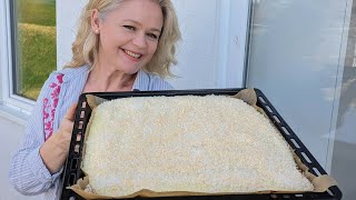 KokosBlechkuchen mit viel Pudding ❤️ Einfach und so lecker Party kann kommen Rezept Kuchen [upl. by Bobby]