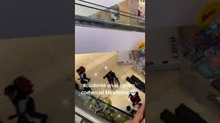 Accidente en el Centro Comercial Miraflores [upl. by Eugilegna]