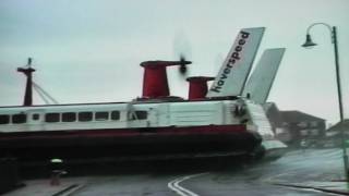 SRN4 Hovercraft Arrival LeeOnSolent 2000 [upl. by Noir]