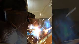 how the welder works with corner welding stickwelding weld welding weldingthinmetal welder [upl. by Alina124]