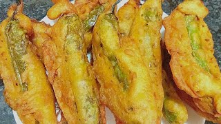 Street Style Mirchi Bajji मिर्ची बजि को क्रिस्पी बनाने का सीक्रेट्। green chilli pakoda [upl. by Geilich]