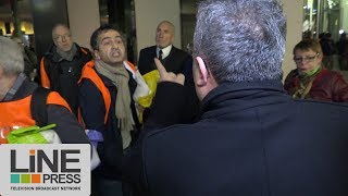 Les kiosquiers parisiens dénoncent leurs conditions de travail  Paris  France 09 novembre 2017 [upl. by Frederiksen]