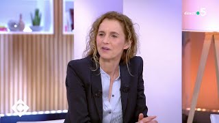 Delphine de Vigan son nouveau roman  C à Vous  05032021 [upl. by Damiani]