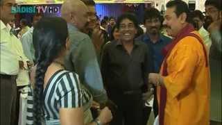 බන්දුගේ අමුතු ජෝක් Bandu Samarasinghe joking with President Rajapakse at artists dinner [upl. by Guinna174]