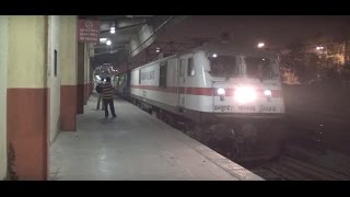 Unprecedentaly Unusual Use Of 6300HP WAP7Locomotive With Gujarat Mail At Dadar Mumbai [upl. by Essirahs]