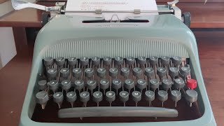 Introducing the Olivetti Studio 44 typewriter with some of its features [upl. by Ancilin]