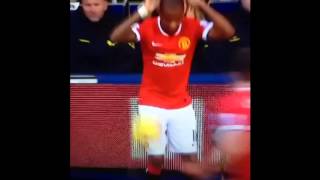 アシュリーヤング ファールスローとられるｗｗｗ AshleyYoung Foul throw [upl. by Emse]