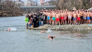 Kraljevo Bogojavljensko plivanje u Ibru za Časni krst 19 januar 2024  portal Krug [upl. by Nek]