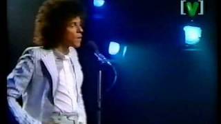 Leo Sayer  Moonlighting 1975 [upl. by Ennagrom3]