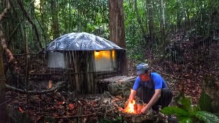 CAMPING HUJAN DERAS  MEMBANGUN SHELTER BERBENTUK JAMUR  ASMR [upl. by Bel]