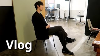 VLOG 특별했던 대학생의 하루 일상 브이로그  잡지인터뷰  헤어메이크업  A day of a University Student l 홍준 HongJun [upl. by Llewoh]