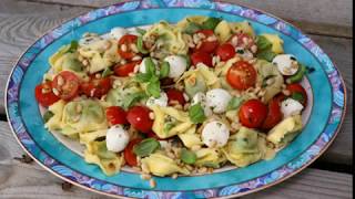 Tortellini  Salat mit Tomaten und Mozzarella [upl. by Clift197]