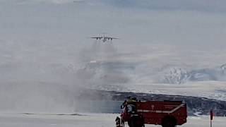 Il decollo dellIlyushin IL76 da Mario Zucchelli Station 2018 [upl. by Erfert]