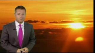 Tomasz Schafernaker unplugs BBC News 160809 [upl. by Poppas]