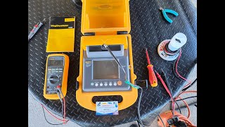 📹FLUKE 1550B MEGOHMMETER VID 2 equipo no enciende primeras pruebas análisis y deducciones 🎩🪖🦼🚭 [upl. by Annaerdna]