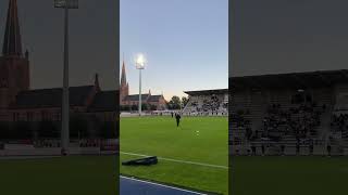 B93 TV Spillerne varmer op inden braget mod Esbjerg fB [upl. by Annirac]