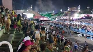 Carnaval Rio de Janeiro 2024 – Mocidade independente – A arrancada – Visão no setor 12 da Sapucaí [upl. by Ahsienad373]