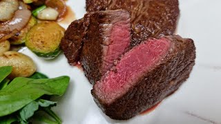 1분완성 홈스토랑 안심 스테이크 굽기 Cook tenderloin steak at home [upl. by Beffrey556]