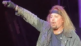 VINCE NEIL MOTLEY CRUEPERFORMS DISATROUS SOLO CONCERT AT THE FULTON COUNTY FAIR TIME TO RETIRE [upl. by Yud]