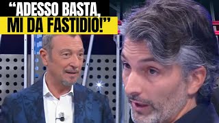 “Affari Tuoi” il concorrente sbrocca in diretta “Adesso basta mi dà fastidio” [upl. by Poul758]