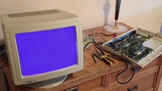 Amiga 500 plus riparazione scheda madre schermo blu o nero e rimozione batteria tampone [upl. by Cilegna646]