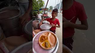 Sirf 10 sal ka ladka khila raha hai veg thali sirf ₹50 rupaye mein shortfeed shorts foodie thali [upl. by Eednac]