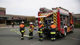 Unfall im Chemieunterricht – Gefahrguteinsatz an Gesamtschule in Kelsterbach [upl. by Laenej]