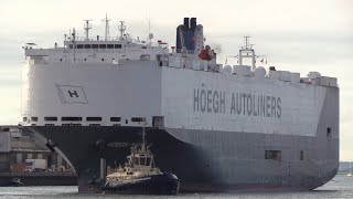 SVITZER TUGS ESTON amp ELEANOR ASSIST RORO HOEGH MANILA amp SILVER SOUL 210724 [upl. by Shirlee]