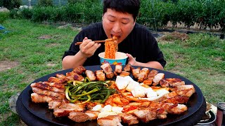 🥩파김치와 김치까지 같이 구운 솥뚜껑 삼겹살 용가리 불비빔면까지 Korean BBQ with Spicy noodles 요리amp먹방  Mukbang eating show [upl. by Ariew719]