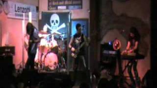 Porci di Circe  Magnum PI Theme LIVE  Queen Brasserie [upl. by Nailliw]