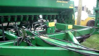 Sembradora John Deere 1590 [upl. by Ardnassela223]