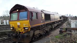 Trains at Clapham Junction SWMLBML 221223 [upl. by Avlem460]