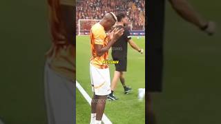 OSİMHEN MÜSLÜMAN MI 🤯😱 shorts short football [upl. by Trescott323]