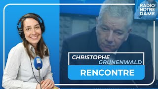 Rencontre  La vénération de la Sainte Couronne dépines racontée par un chevalier du SaintSépulcre [upl. by Publias]