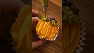 How to Frost a Pumpkin on a Cupcakes [upl. by Noell]