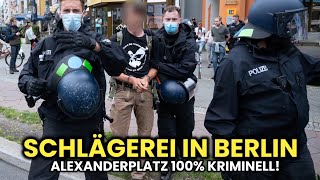 Schlägerei in Berlin am Feiertag 😱🔥 Eskalation am Alexanderplatz 🤯 [upl. by Bria922]