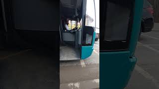 al treilea autobuz stvin care nu se poate urca dupa o ora de stat in frig in statia de autobuz [upl. by Morgun]