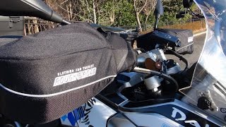 バイクにハンドウォーマー（ハンドルカバー）を取り付けました。 [upl. by Aihsak]