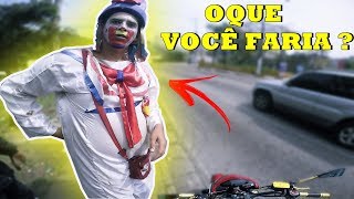 FALEI PRO PALHAÇO NO SEMÁFARO QUE MINHA MOTO ACABOU A GASOLINA E OLHA OQUE ELE FEZ [upl. by Zusman59]