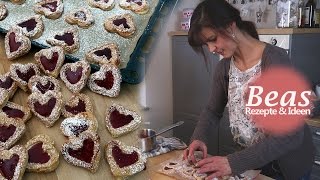 Königsberger Gelee Herzen Rezept  Weihnachtsbäckerei  Marzipan Plätzchen backen [upl. by Ecital]