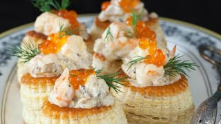 Recette  Bouchées à la reine aux crevettes [upl. by Eynttirb701]