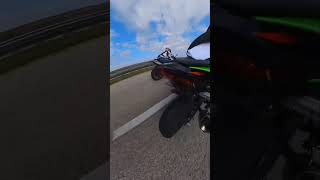 Zx10R 2023 vs 2024 GSXR1000R [upl. by Su]