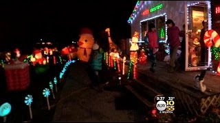 Long Island Neighbors Do Battle Over Christmas Lights [upl. by Astrahan]