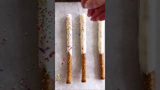 How to Make Chocolate Covered Pretzel Rods  2 Easy Techniques chocolatepretzels [upl. by Orlan]