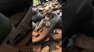 Zapatillas Shimano para carretera y mtb ¿Con cúal te quedas [upl. by Sucramed]