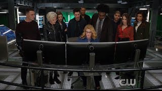 Arrow 8x10 Felicitys Renunion with Team Arrow [upl. by Roseanne]